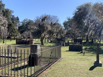 Colonial Park Cemetery